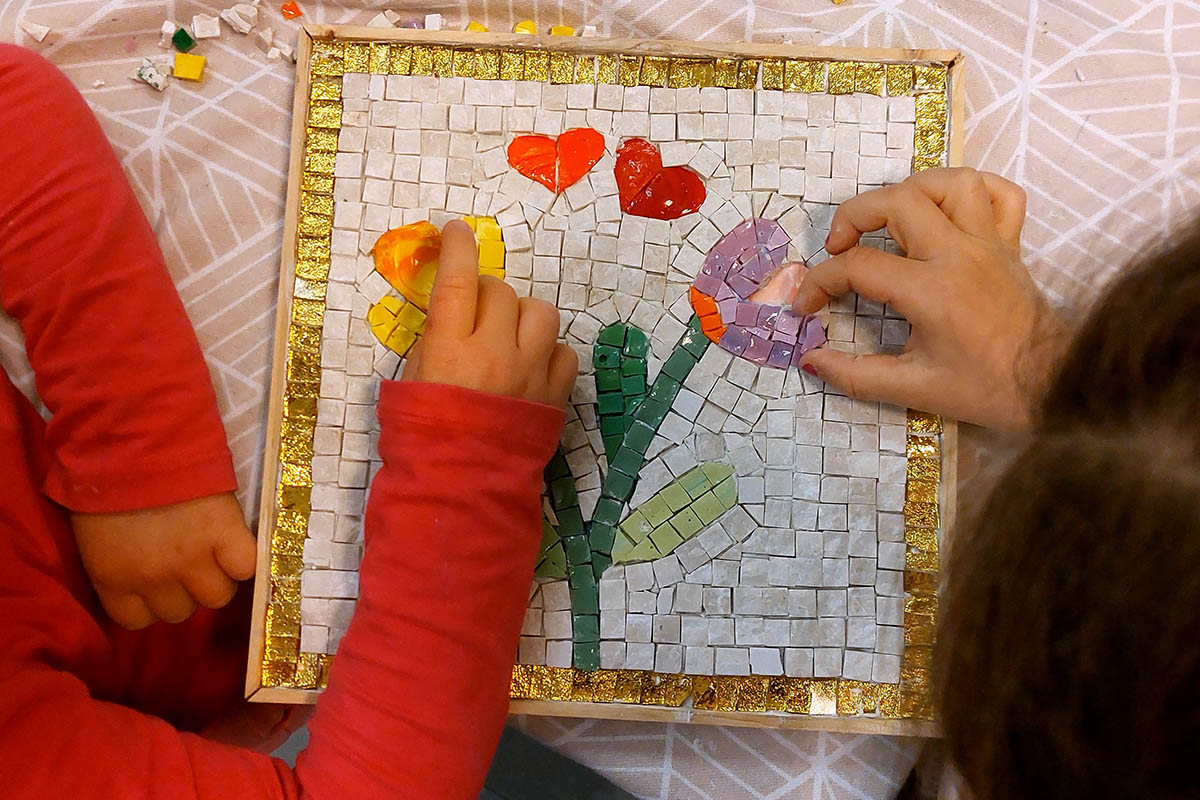 Corsi di Mosaico di gruppo famiglia e Team Building a Ravenna