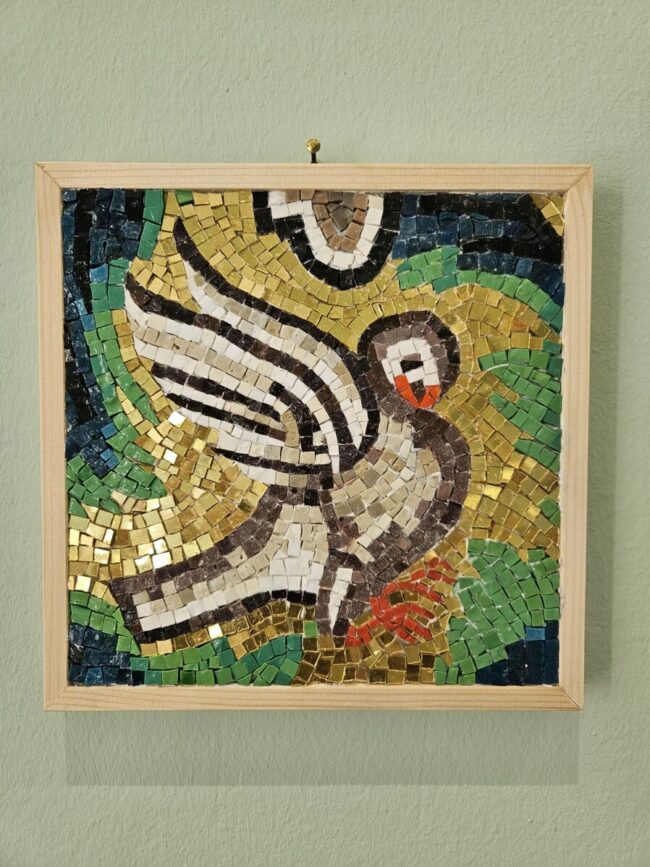 Colomba in volo in mosaico da San vitale Ravenna