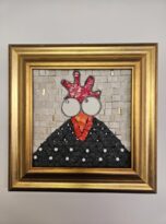 Gallina in marmo nero con fondo bianco