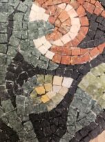 Trasposizione con fiori rossi