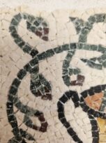 mosaico con kantharos