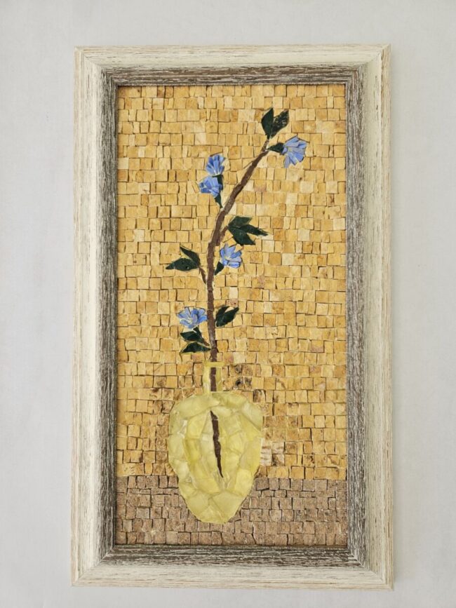 Bondengon de flores vaso giallo in mosaico