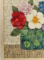 ortesie in mosaico sporgente con vaso tondo