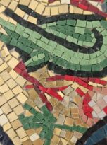 Pappagallo verde in mosaico con fondo oro San Vitale Ravenna